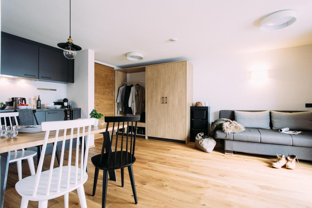 Haus Am Schihang Lermoos Exteriör bild