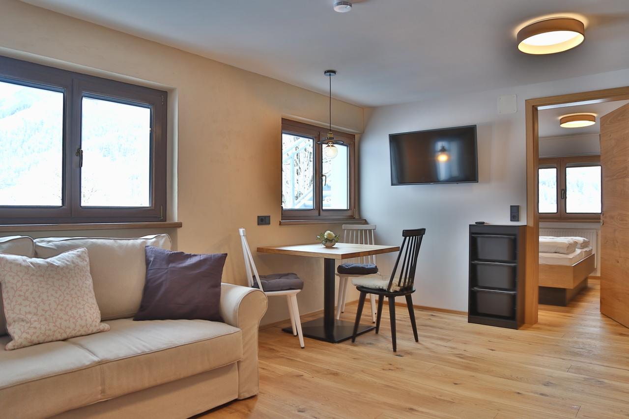 Haus Am Schihang Lermoos Exteriör bild