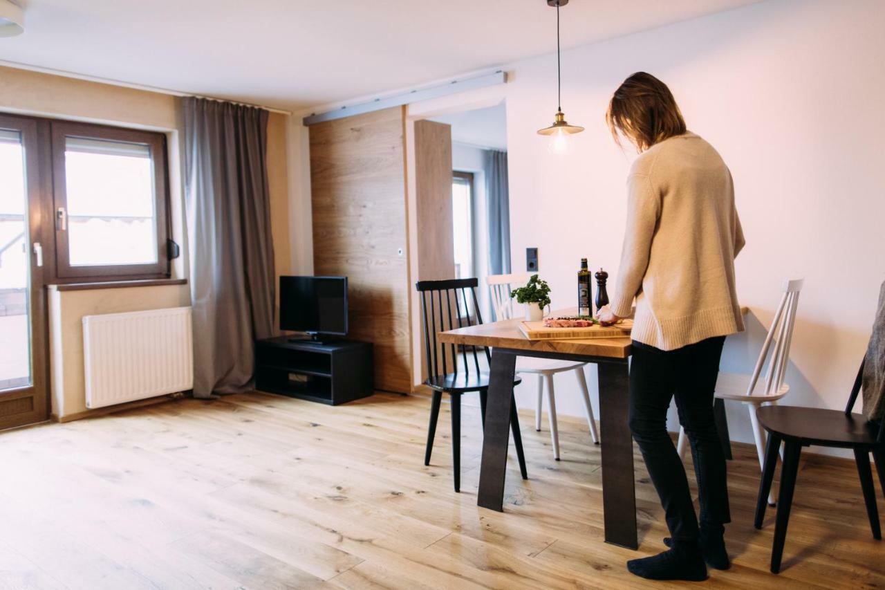 Haus Am Schihang Lermoos Exteriör bild
