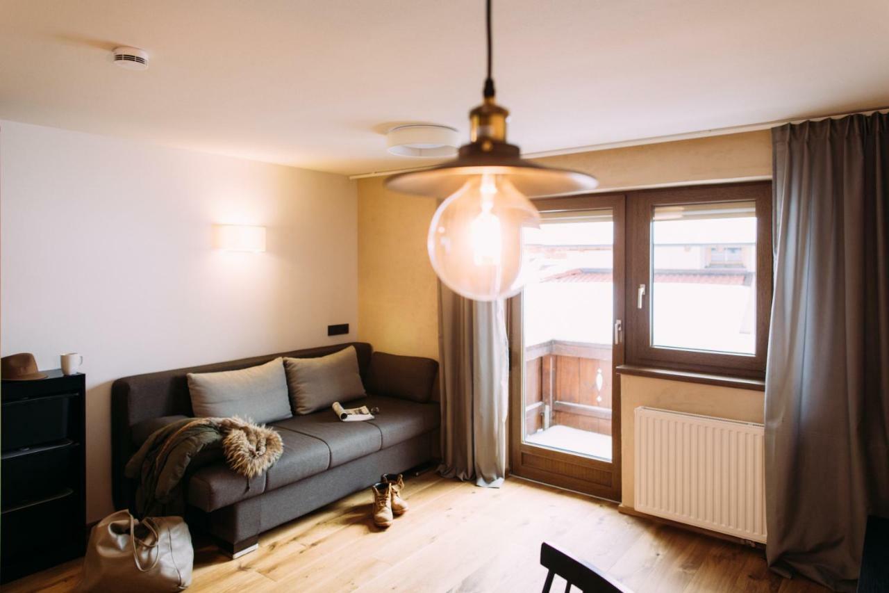 Haus Am Schihang Lermoos Exteriör bild